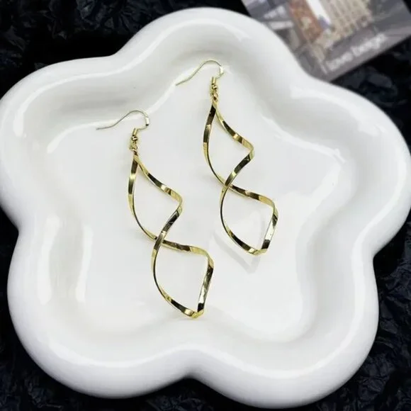 NEW Gold Modernist Spiral Drop Earrings - Picture 3 of 4